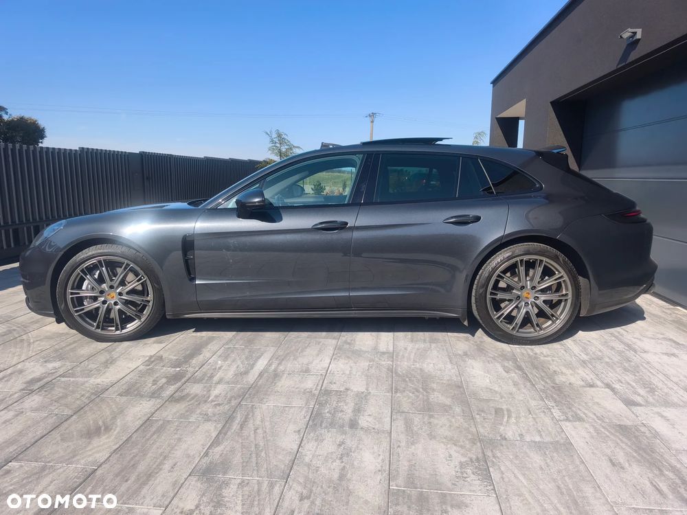 Porsche Panamera - 22