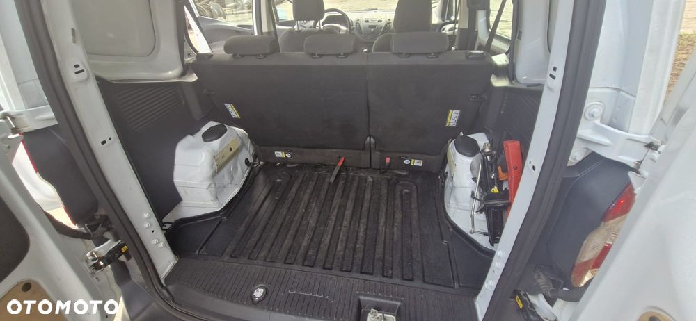 Ford Transit Courier - 6