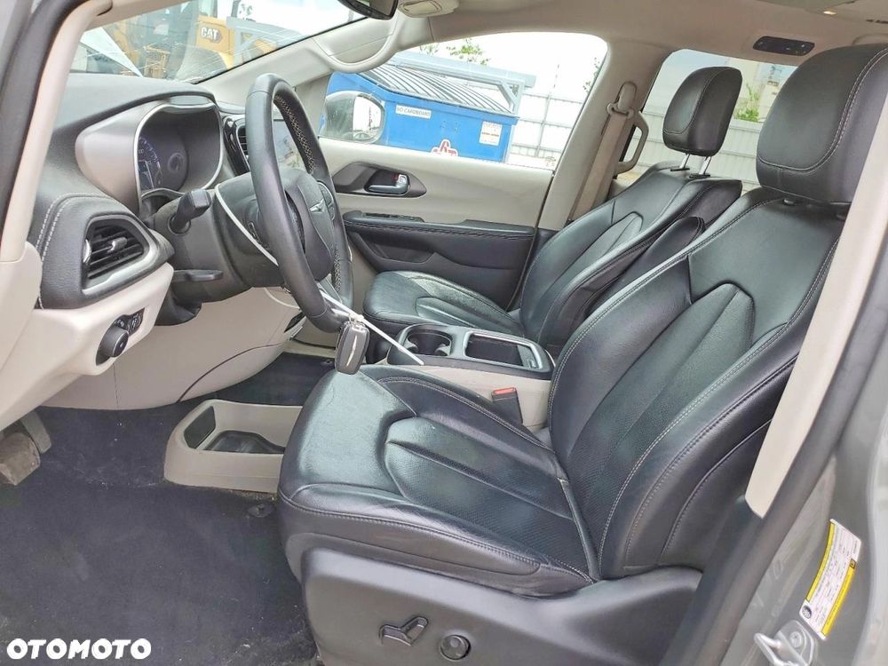 Chrysler Pacifica - 7
