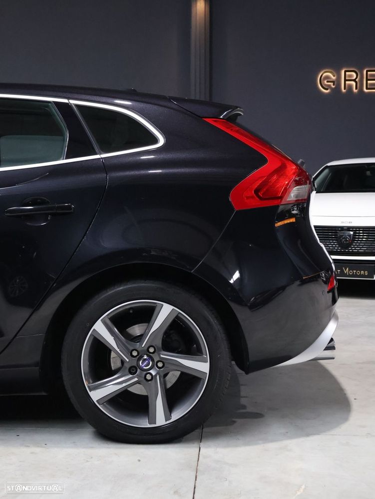 Volvo V40 D2 R Design - 16