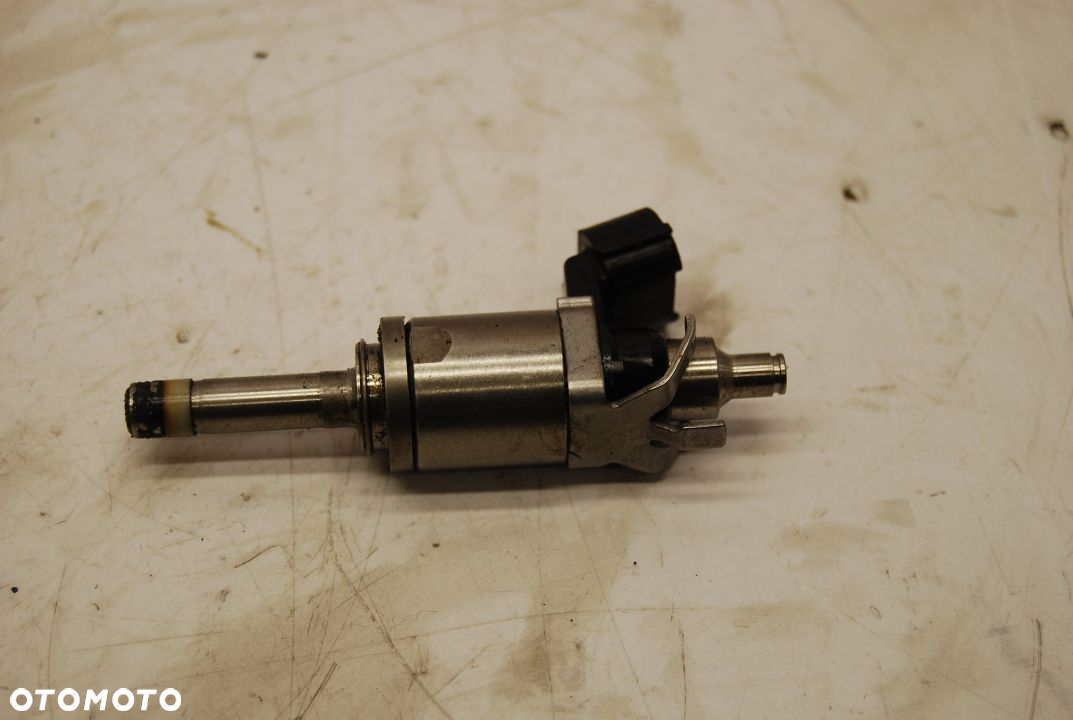 WTRYSKIWACZ PE0113250B MAZDA CX3 2.0 - 3