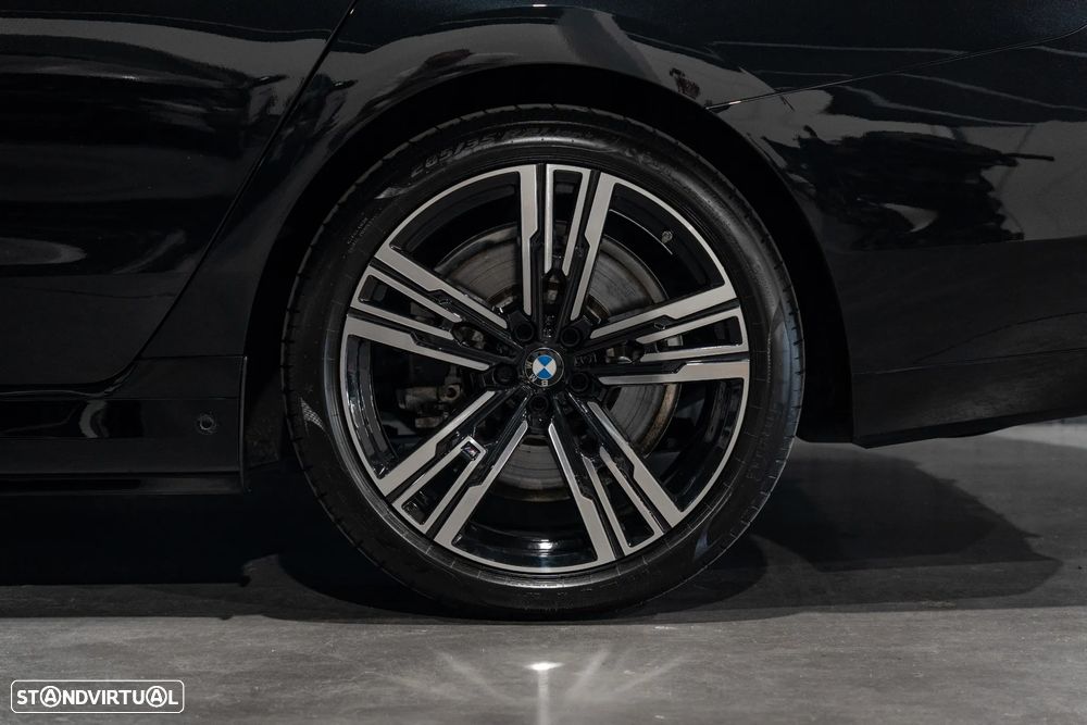 BMW 750 e xDrive - 37