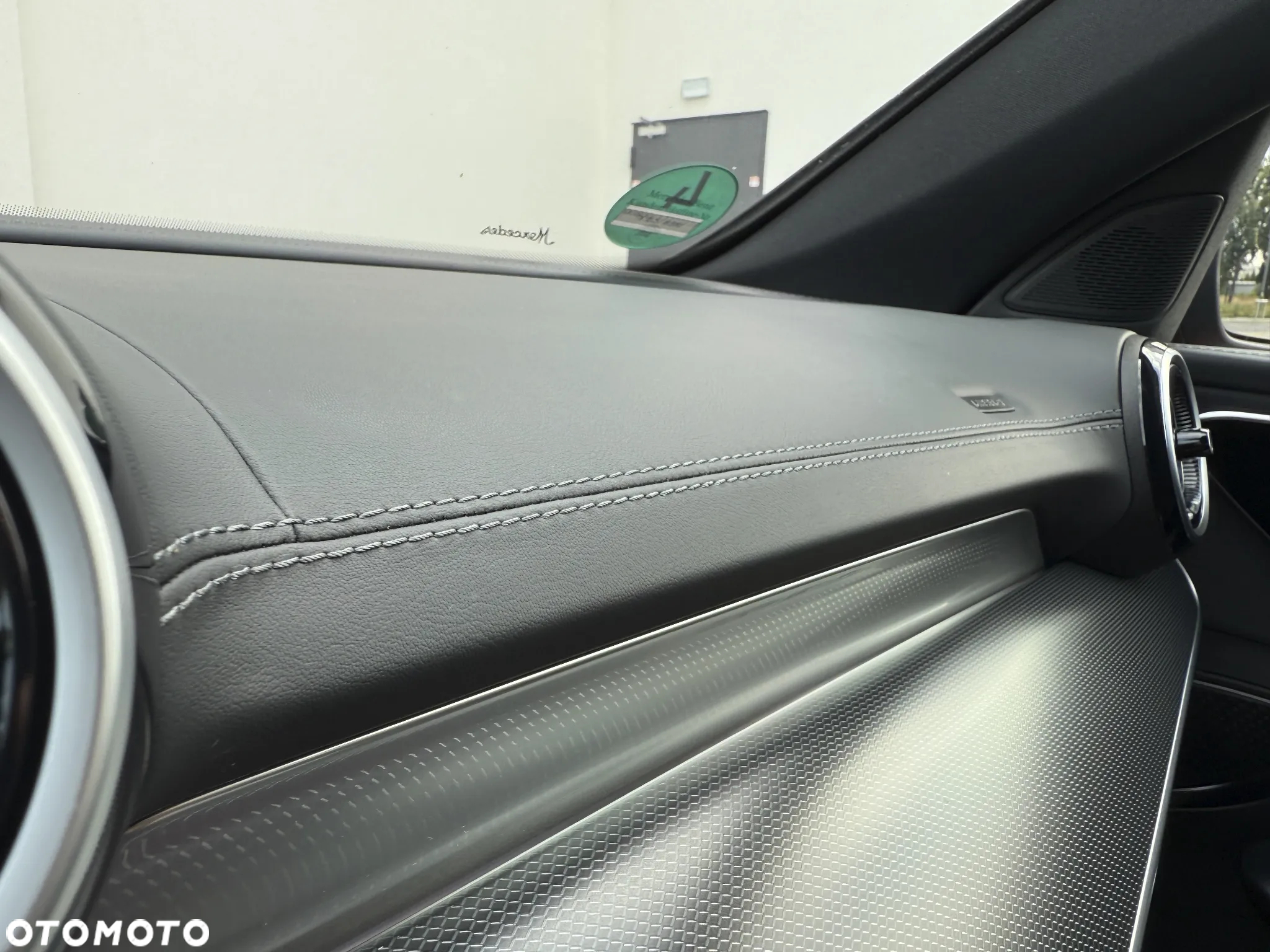 Mercedes-Benz Klasa C 300 d 9G-TRONIC - 36