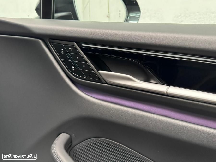 Porsche Macan Electric 4 - 50