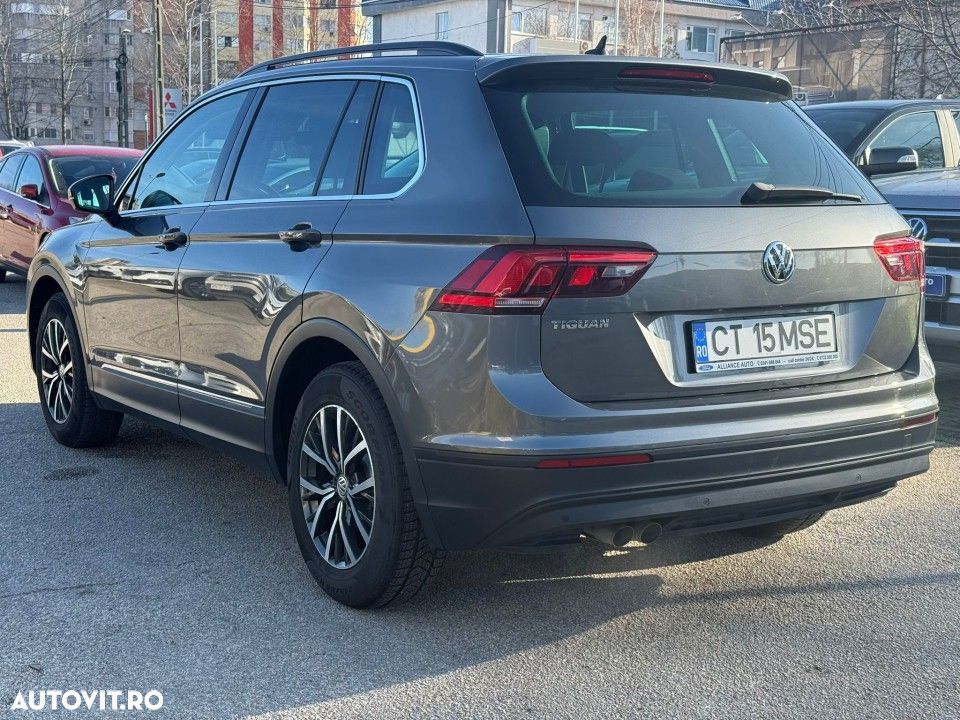 Volkswagen Tiguan - 10