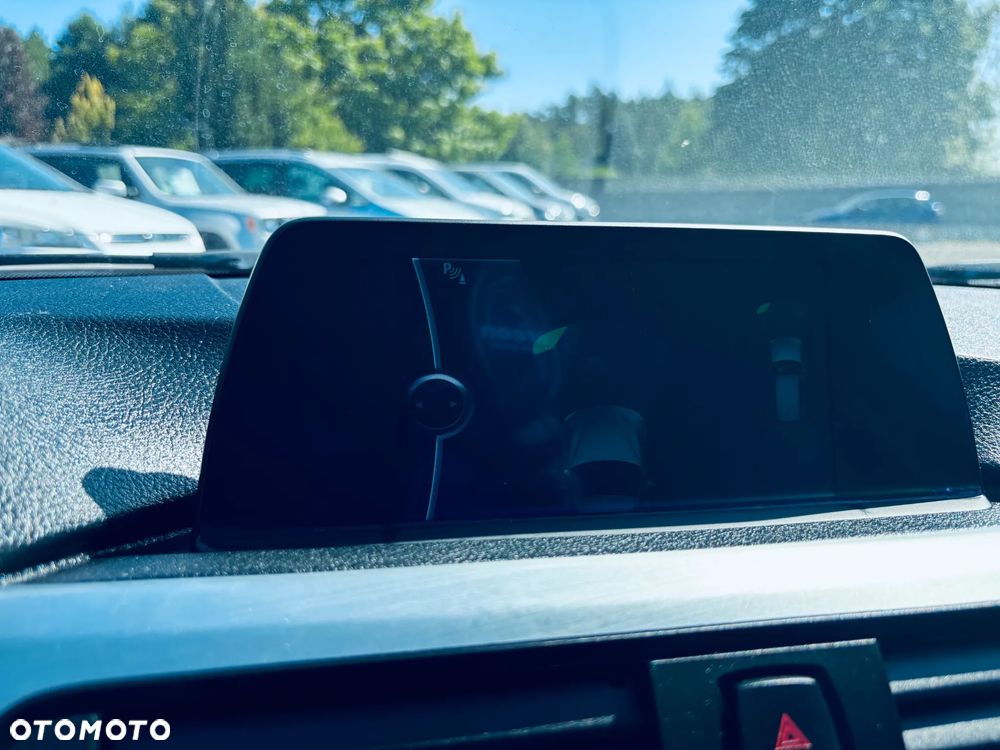 BMW Seria 3 320d - 27