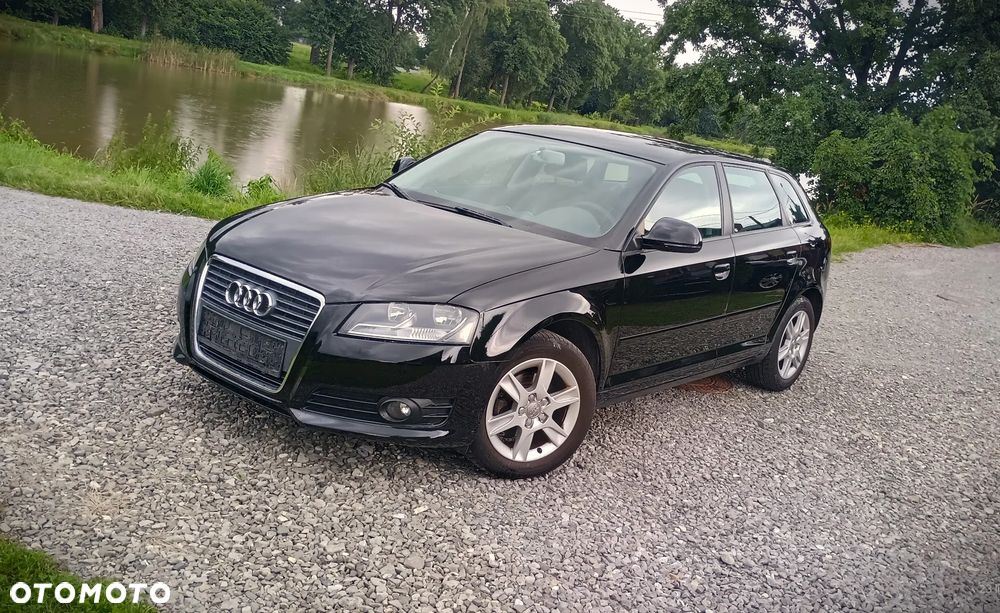 Audi A3 Sportback 1.6 Ambiente - 2