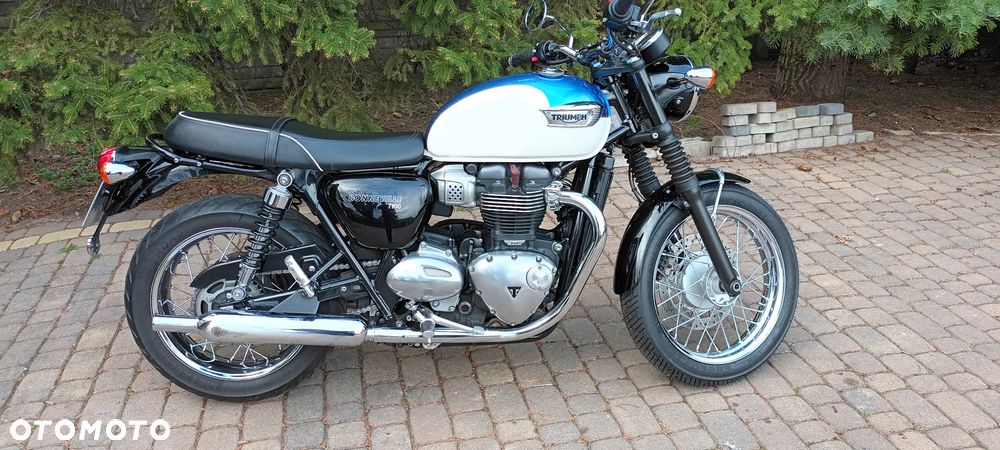 Triumph Bonneville - 1