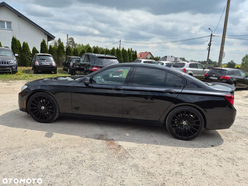 BMW Seria 7 740i - 24