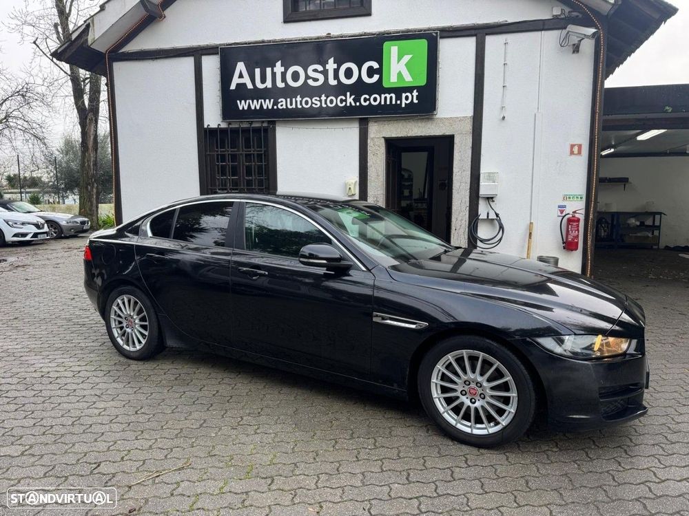 Jaguar XE E-Performance Pure - 3