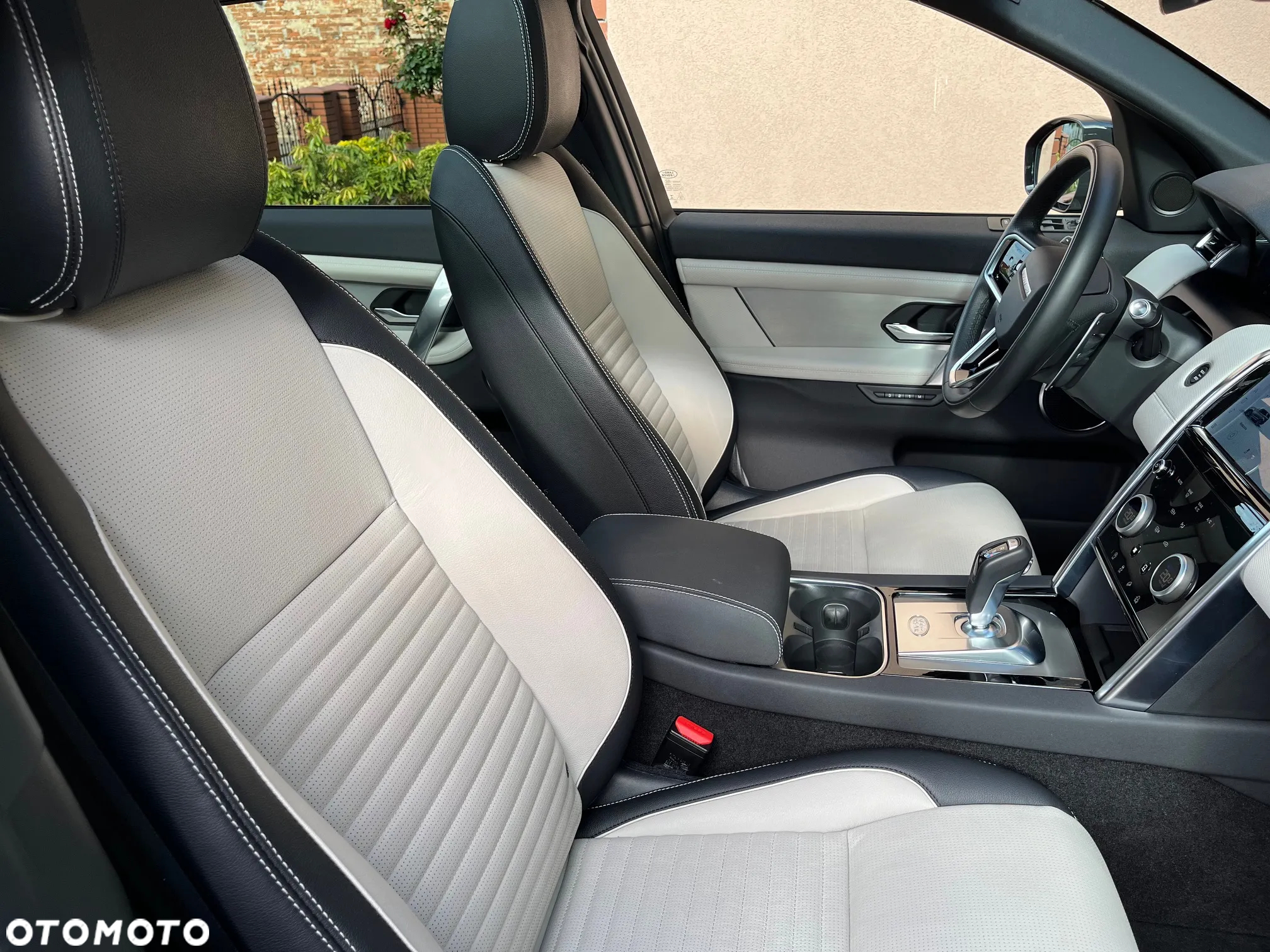 Land Rover Discovery Sport 2.0 D180 R-Dynamic HSE - 16