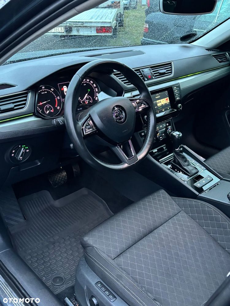 Skoda Superb 2.0 TDI DSG Premium Edition - 13