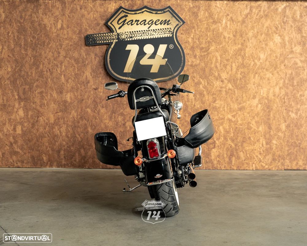 Harley-Davidson FLST Softail Deluxe - 21