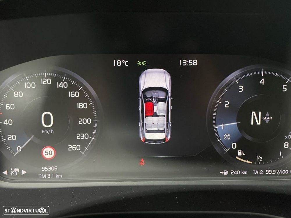 Volvo XC 40 1.5 T3 Tech Edition - 3