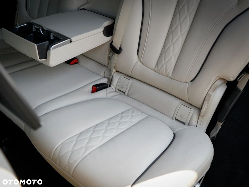 BMW X7 M50i sport - 27