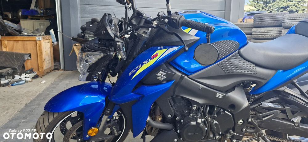 Suzuki GSX 1000 - 7