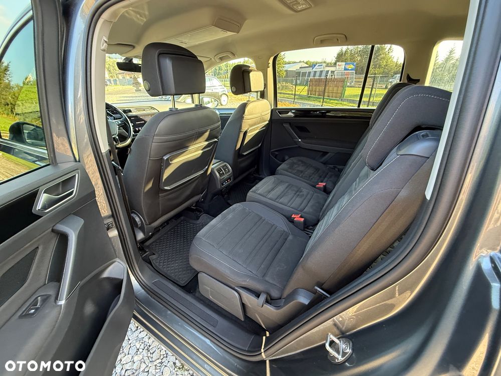 Volkswagen Touran - 18