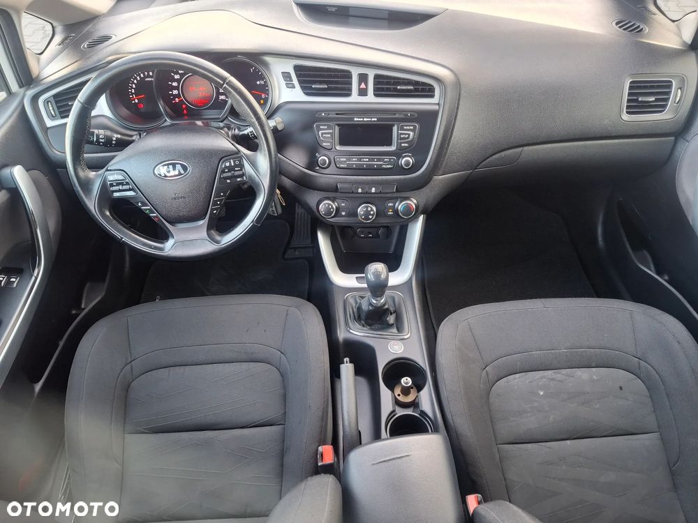 Kia Ceed 1.4 CVVT Dream Team Edition - 19