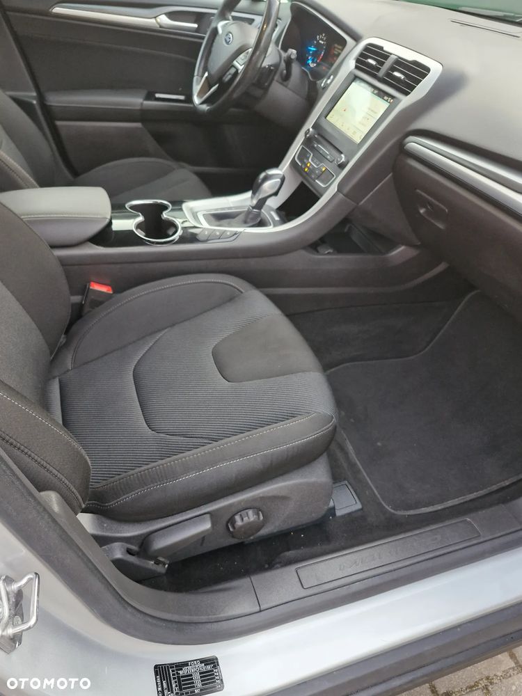 Ford Mondeo 2.0 TDCi Titanium PowerShift - 24