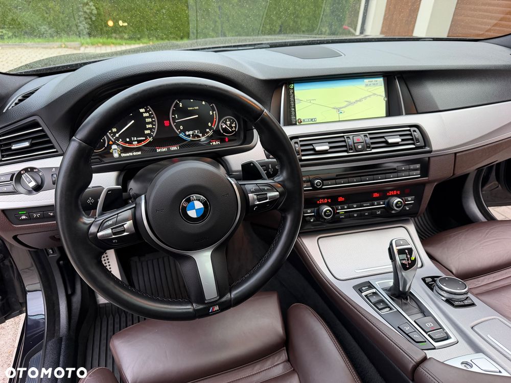 BMW Seria 5 530d xDrive Sport-Aut - 31