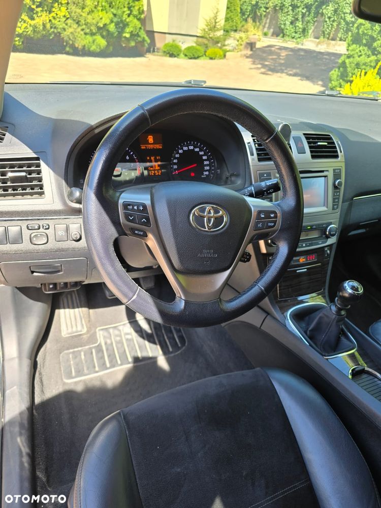 Toyota Avensis - 4