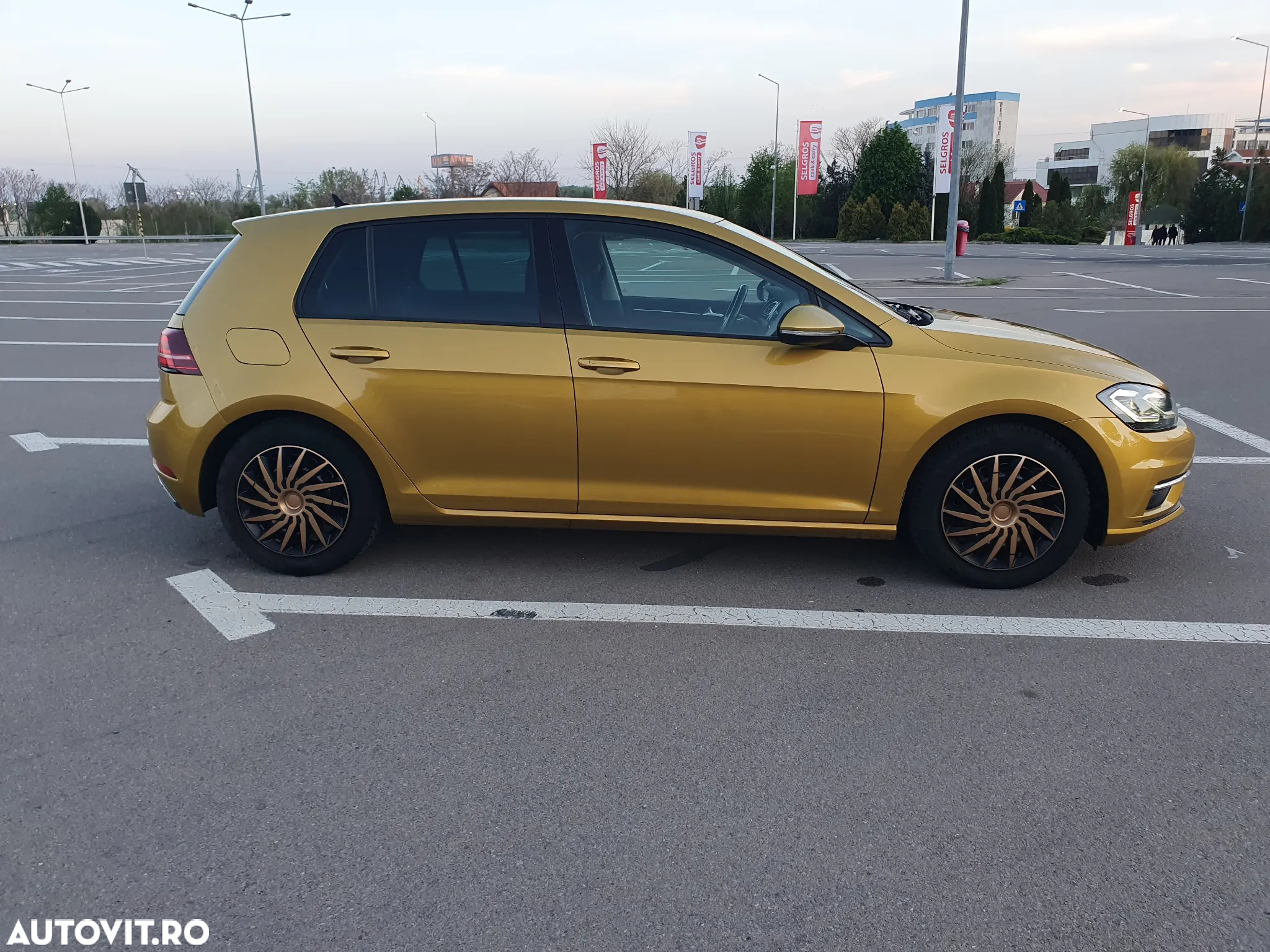 Volkswagen Golf 1.5 TSI DSG Highline - 19