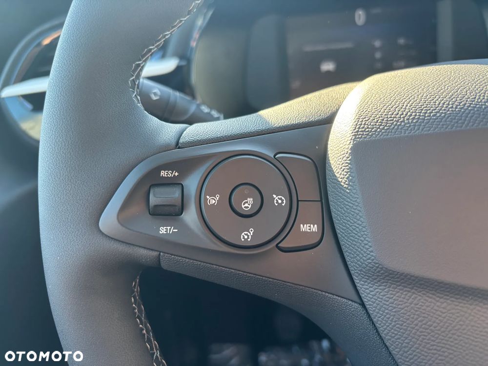 Opel Corsa 1.2 T GS S&S - 13