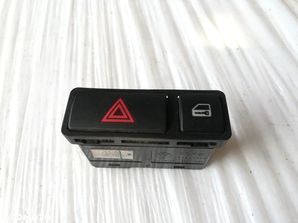 BMW E46 PRZEŁĄCZNIK ŚWIATEŁ AWARYJNYCH 8368920 - 1