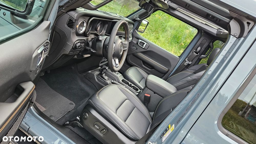 Jeep Wrangler - 15