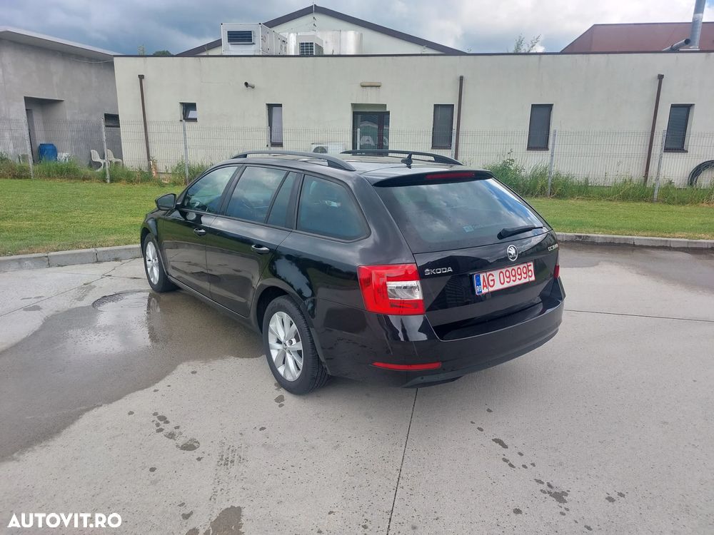 Skoda Octavia 1.6 TDI DSG Ambition - 4