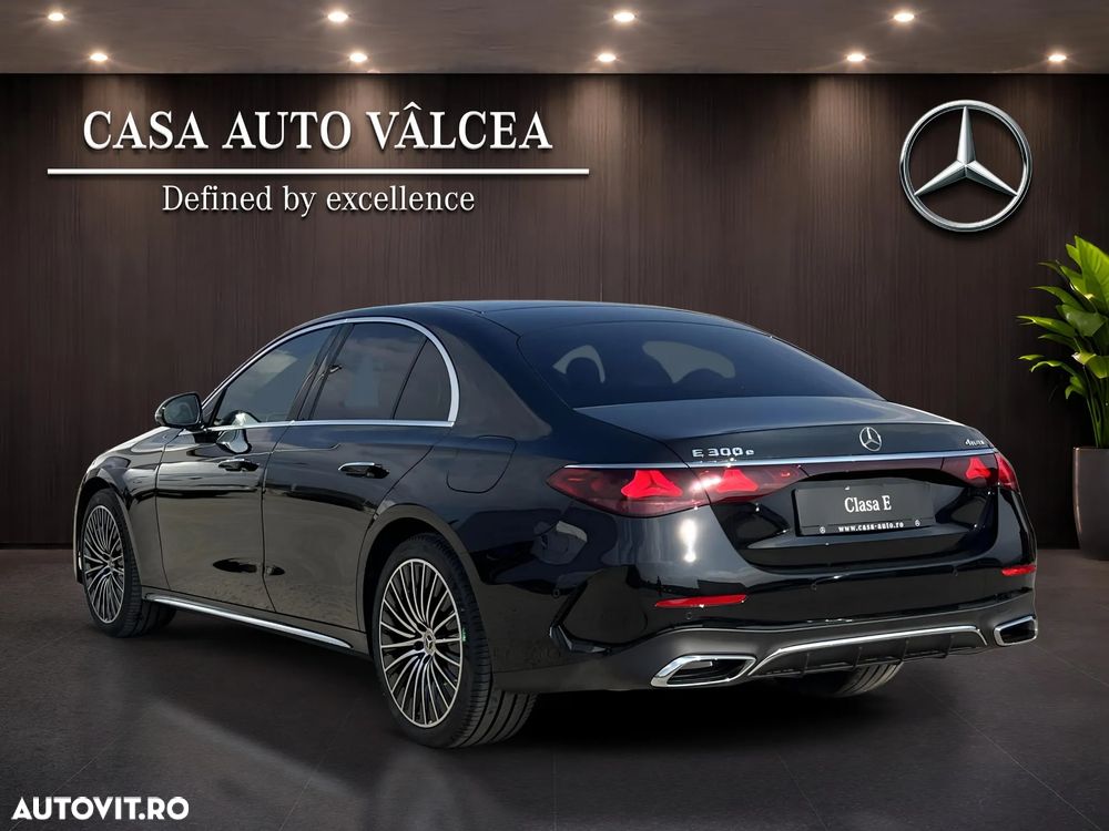 Mercedes-Benz E 300 4MATIC Aut. - 4