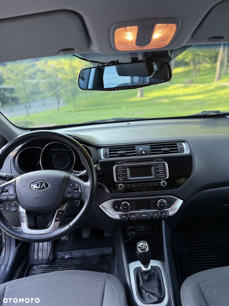 Kia Rio - 8