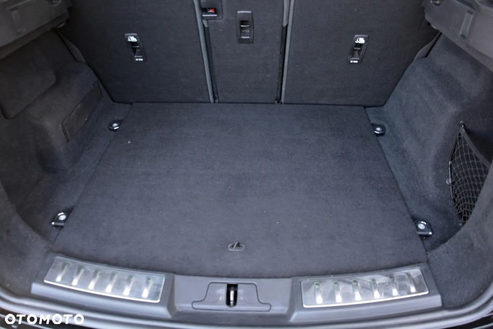 Land Rover Range Rover Evoque D150 R-Dynamic - 37