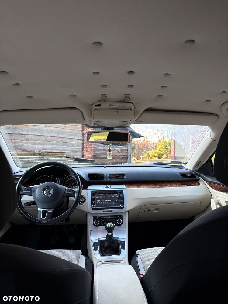 Volkswagen Passat 1.8 TSI Exclusive - 32