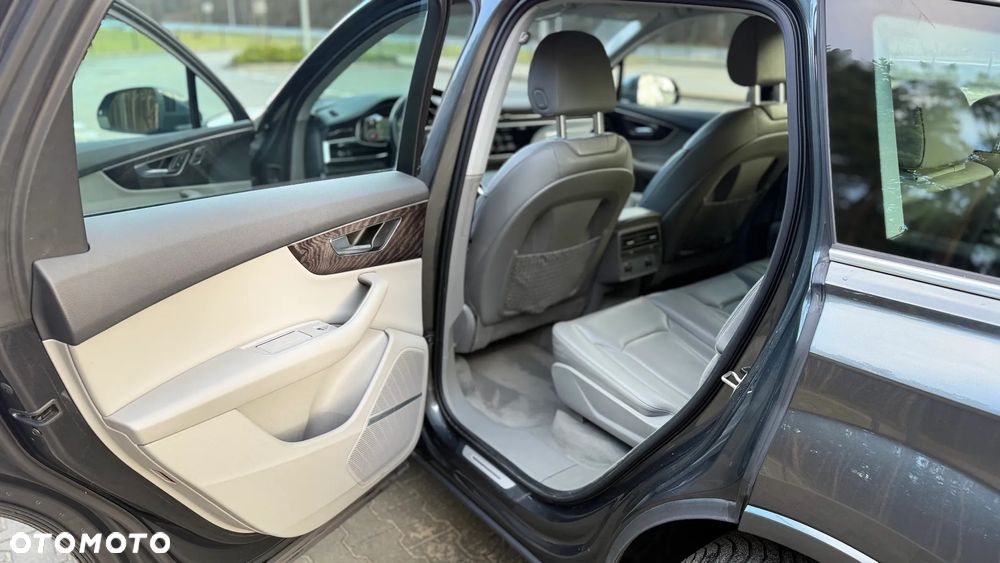 Audi Q7 - 16