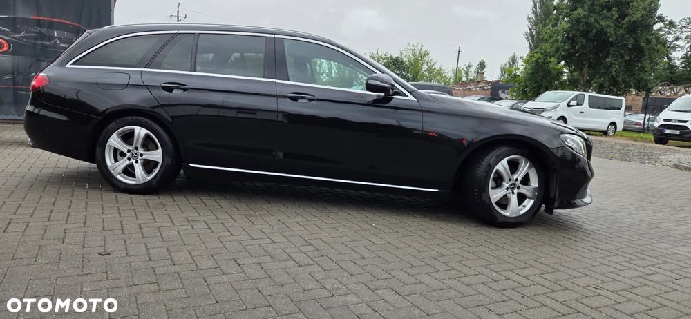 Mercedes-Benz Klasa E 220 d 9G-TRONIC - 21