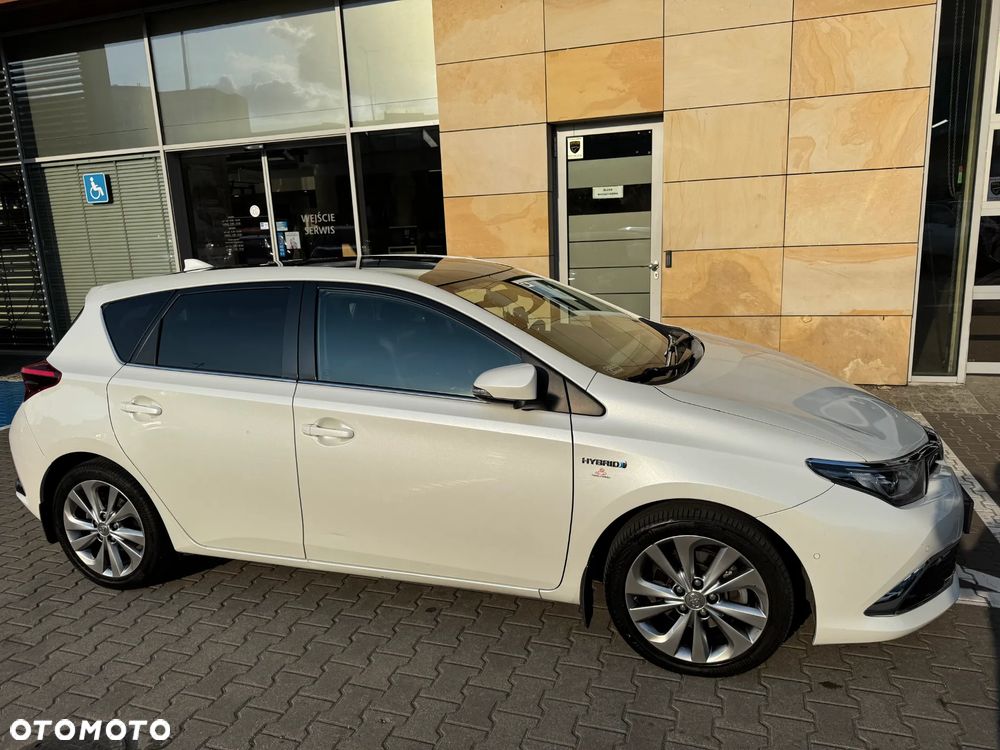 Toyota Auris Hybrid 135 Prestige - 2