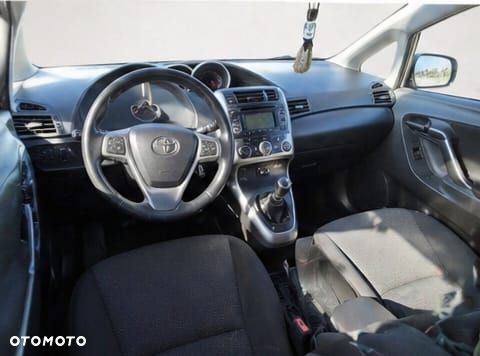 Toyota Verso 2.0 D-4D - 4