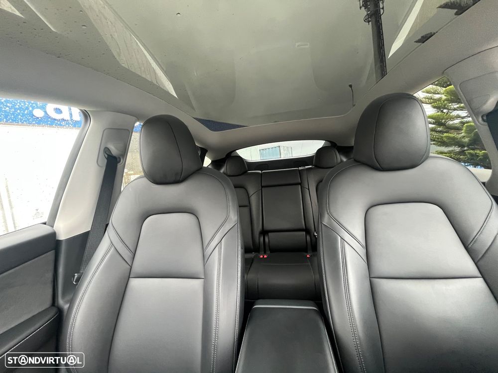 Tesla Model Y Standard - 38