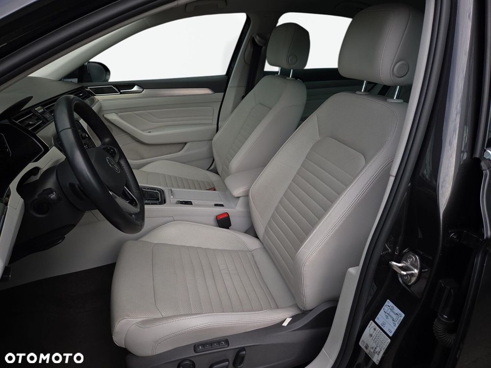 Volkswagen Passat 2.0 TDI Elegance DSG - 12