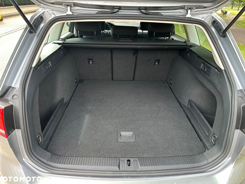 Volkswagen Passat Variant - 13