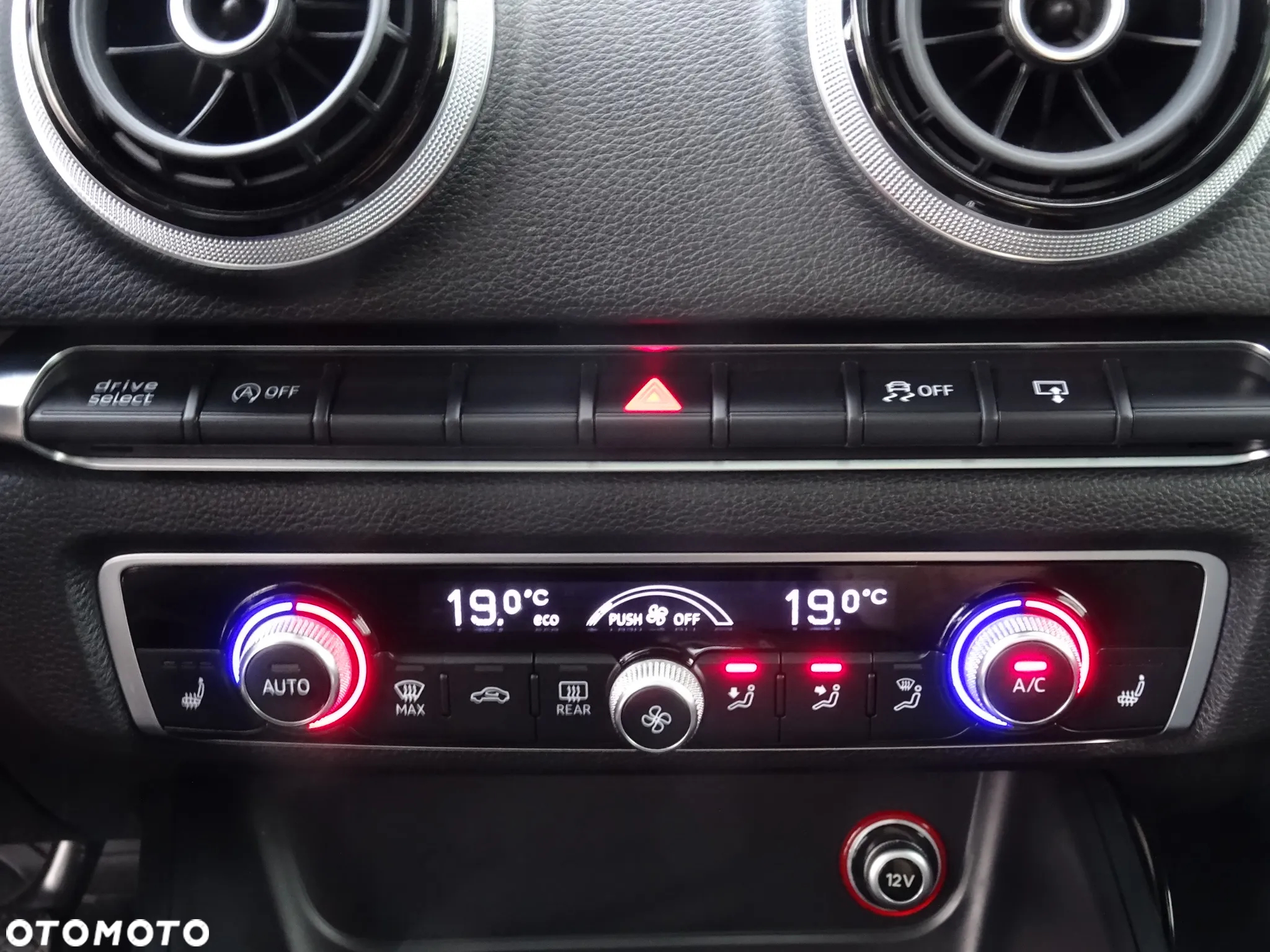 Audi A3 2.0 TDI Sportback (clean diesel) quattro S tronic S line Sportpaket - 22