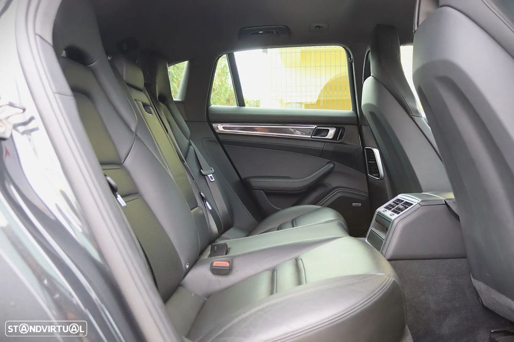 Porsche Panamera Sport Turismo 4 E-Hybrid - 46