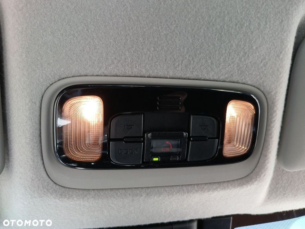 Toyota Yaris Cross Hybrid 1.5 Comfort 4x4 - 22