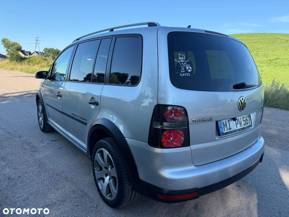 Volkswagen Touran 2.0 TDI DPF Cross - 5