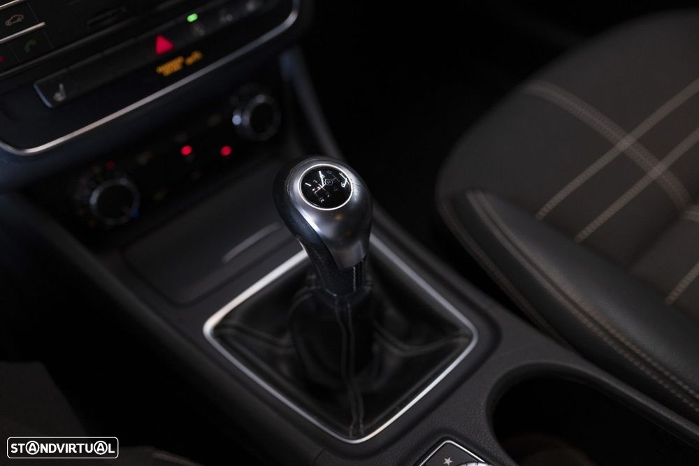 Mercedes-Benz CLA 180 - 19