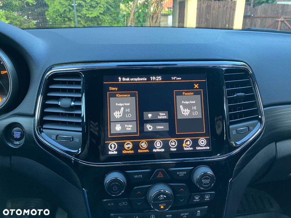 Jeep Grand Cherokee 3.6 V6 Laredo - 21