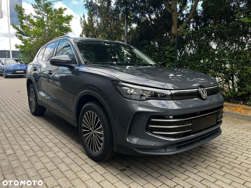 Volkswagen Tiguan - 11