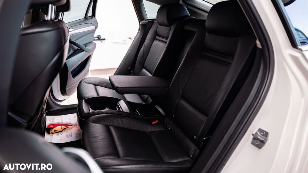 BMW X6 xDrive50i - 14