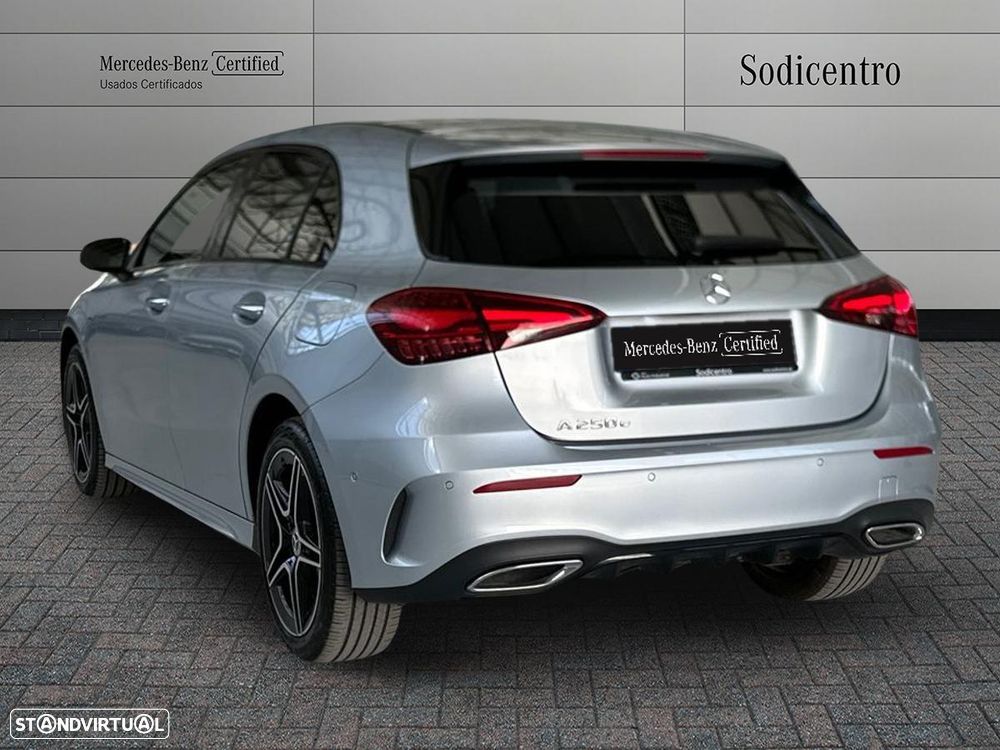 Mercedes-Benz A 250 e 8G-DCT Advanced AMG Line - 4